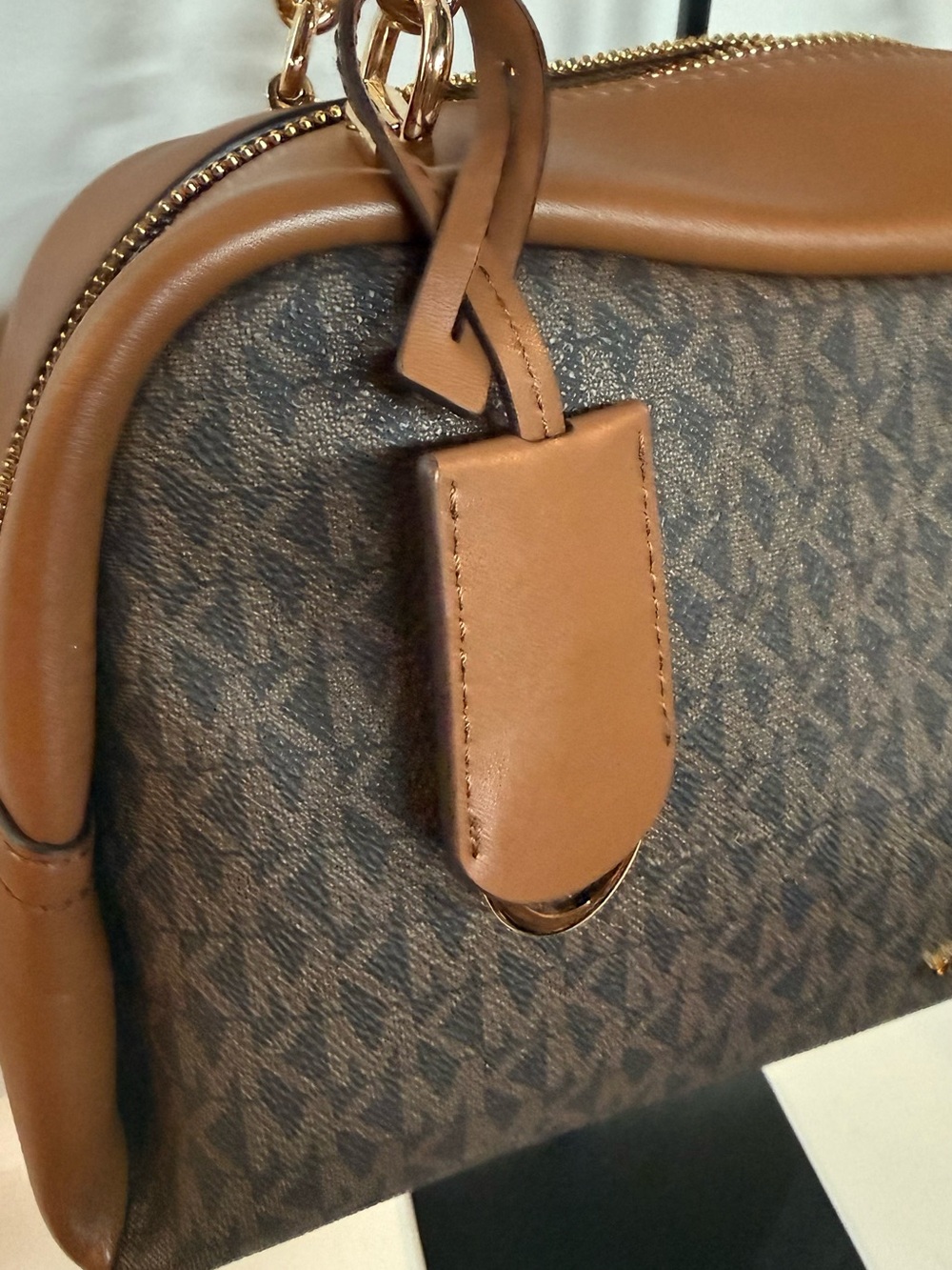 Michael Kors Brown Monogram Cecily bag - Picture 3 of 12